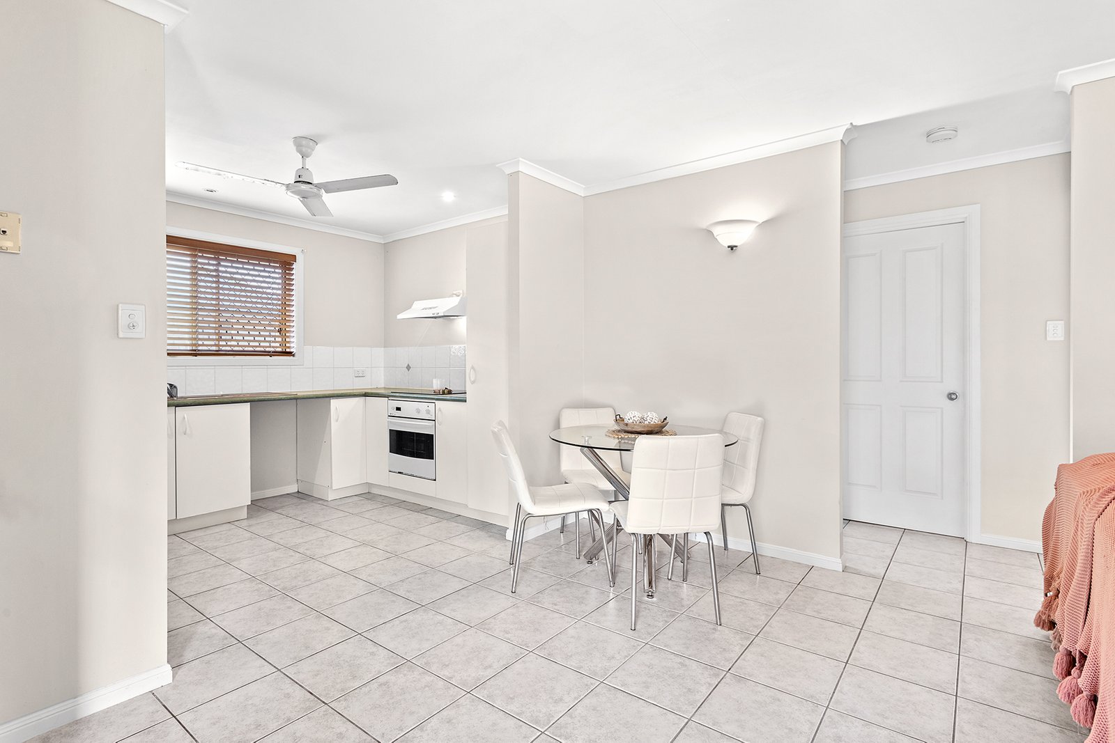 4/10 Erromango Drive JUBILEE POCKET 3