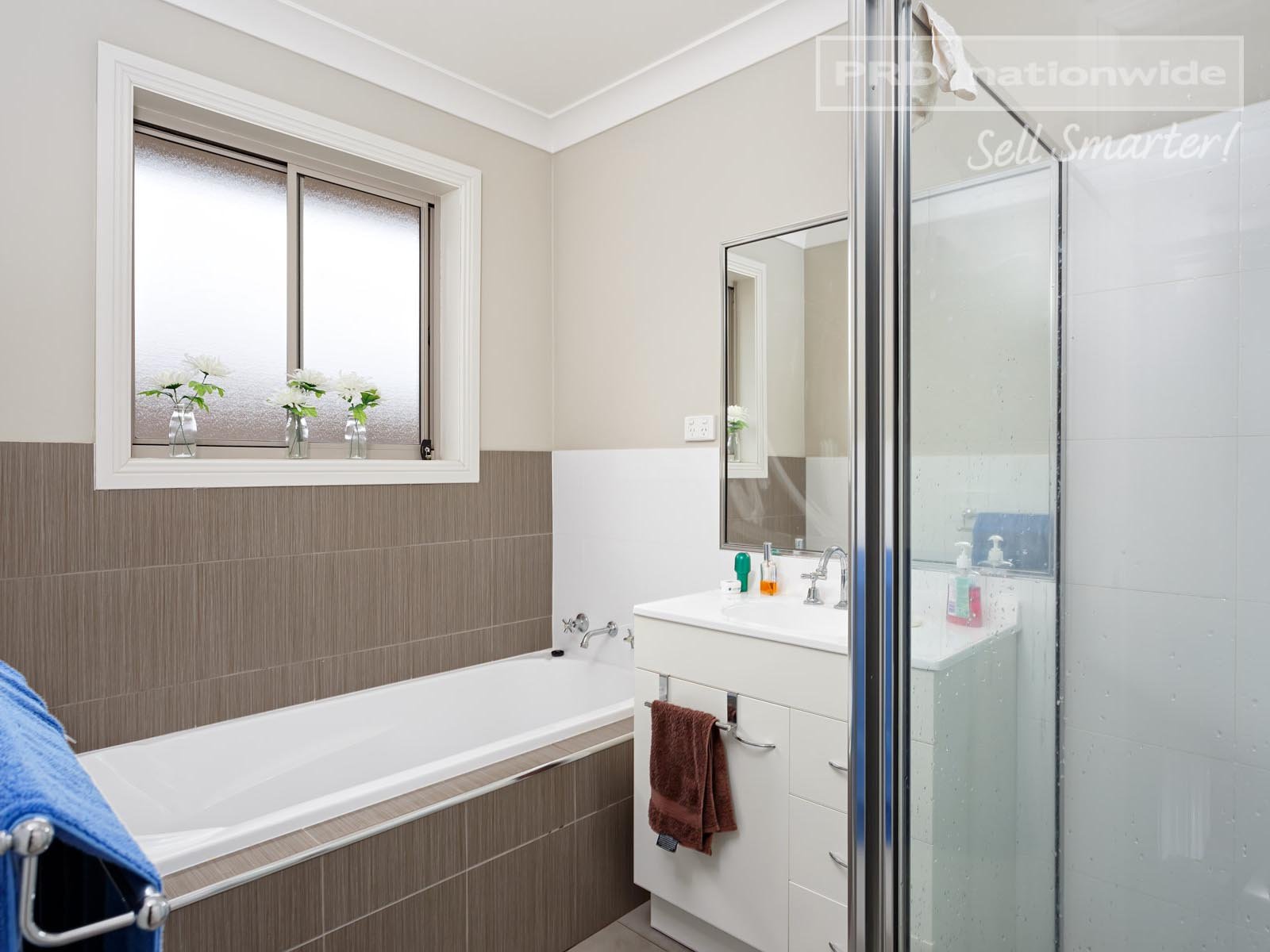 4/10 Kimberley Drive TATTON 6