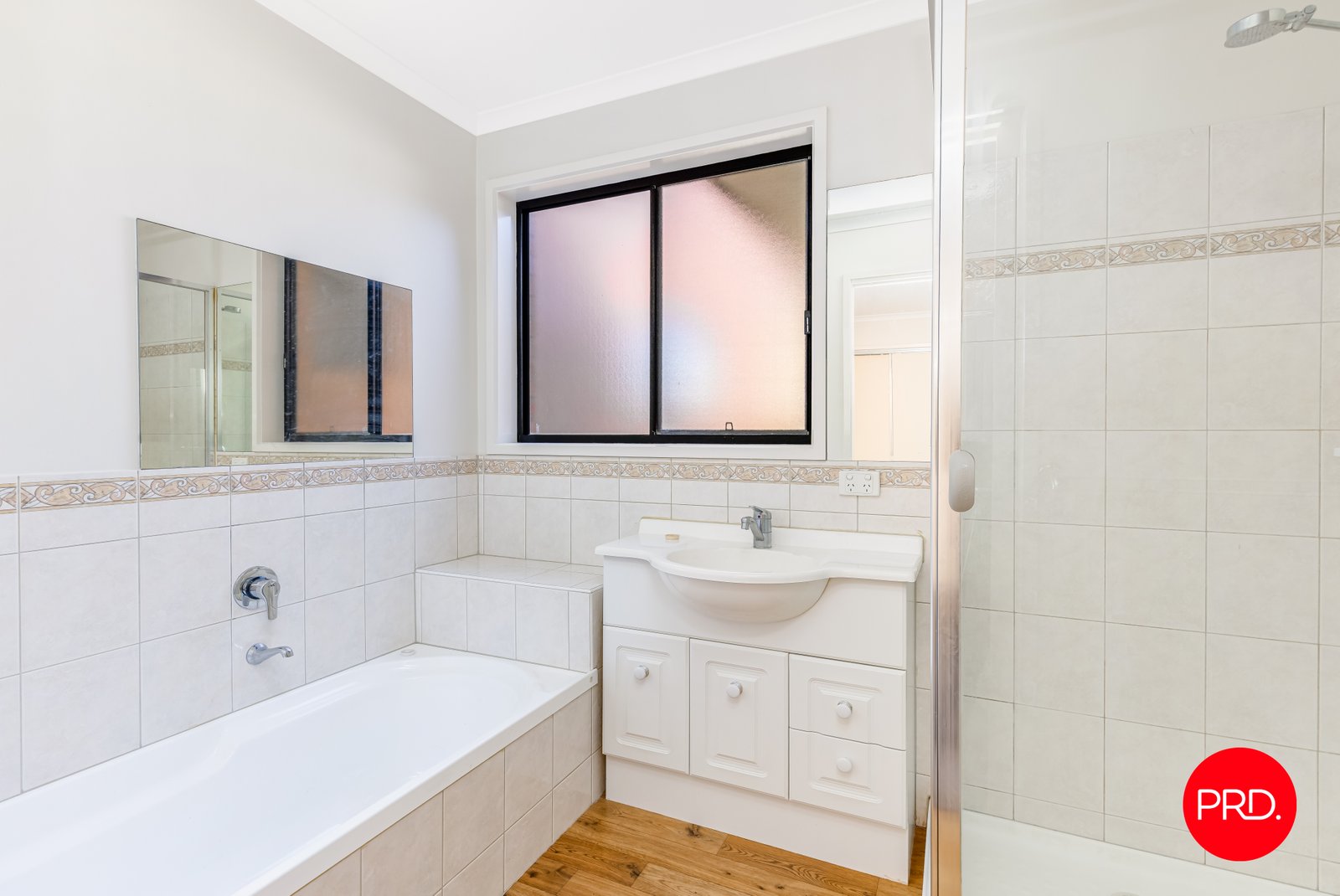 4/10 Ligar Street KENNINGTON 8