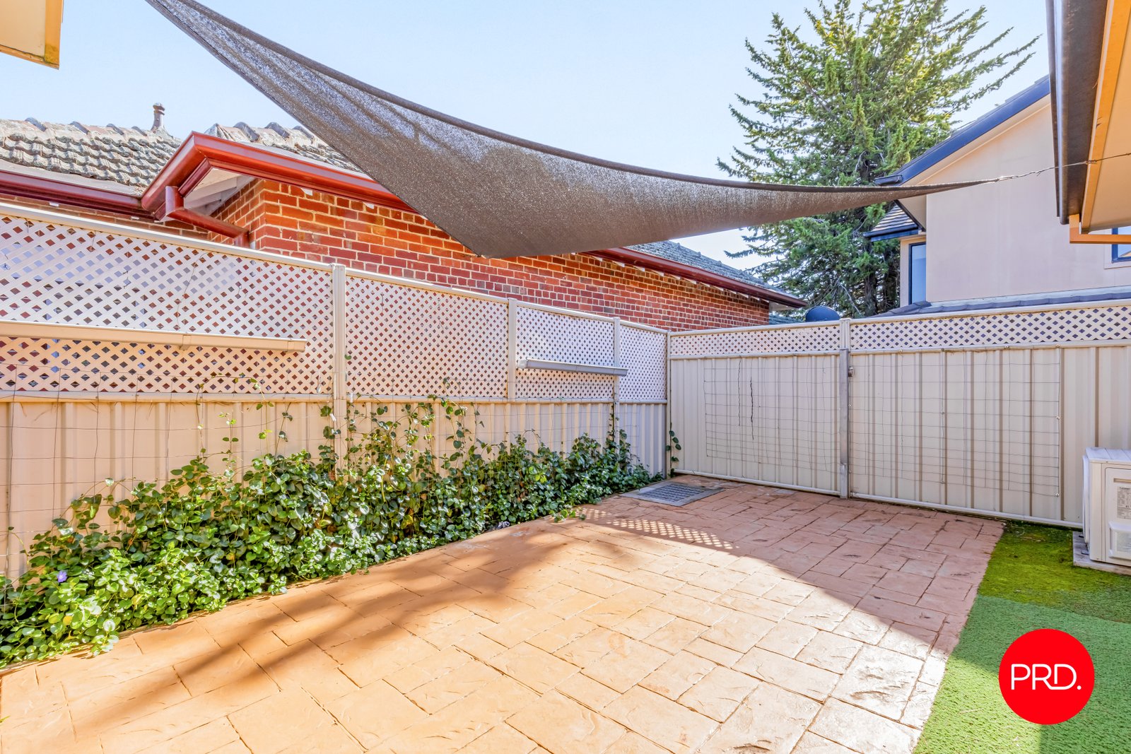 4/10 Ligar Street KENNINGTON 12
