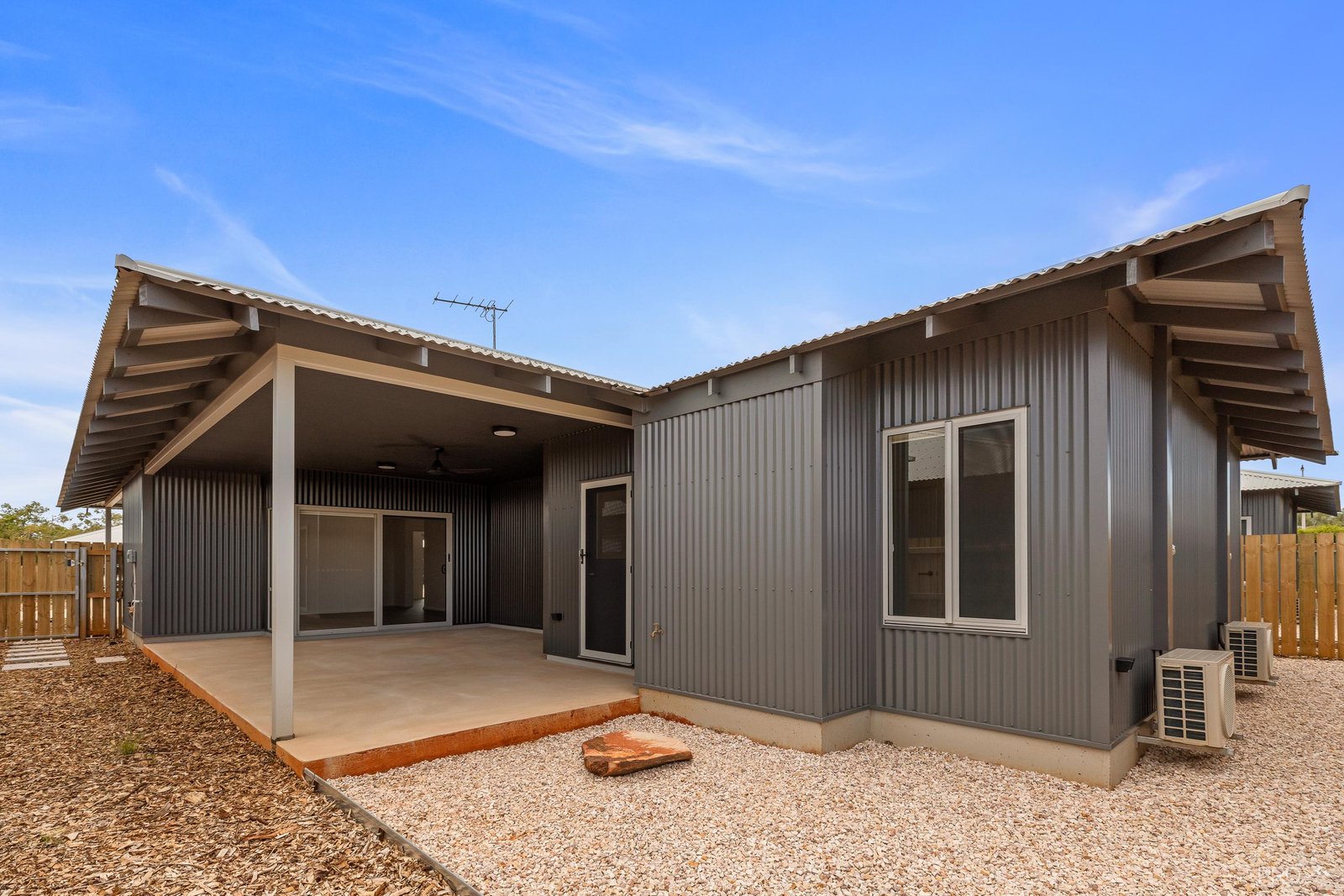 4/10 Nagula Court CABLE BEACH 1
