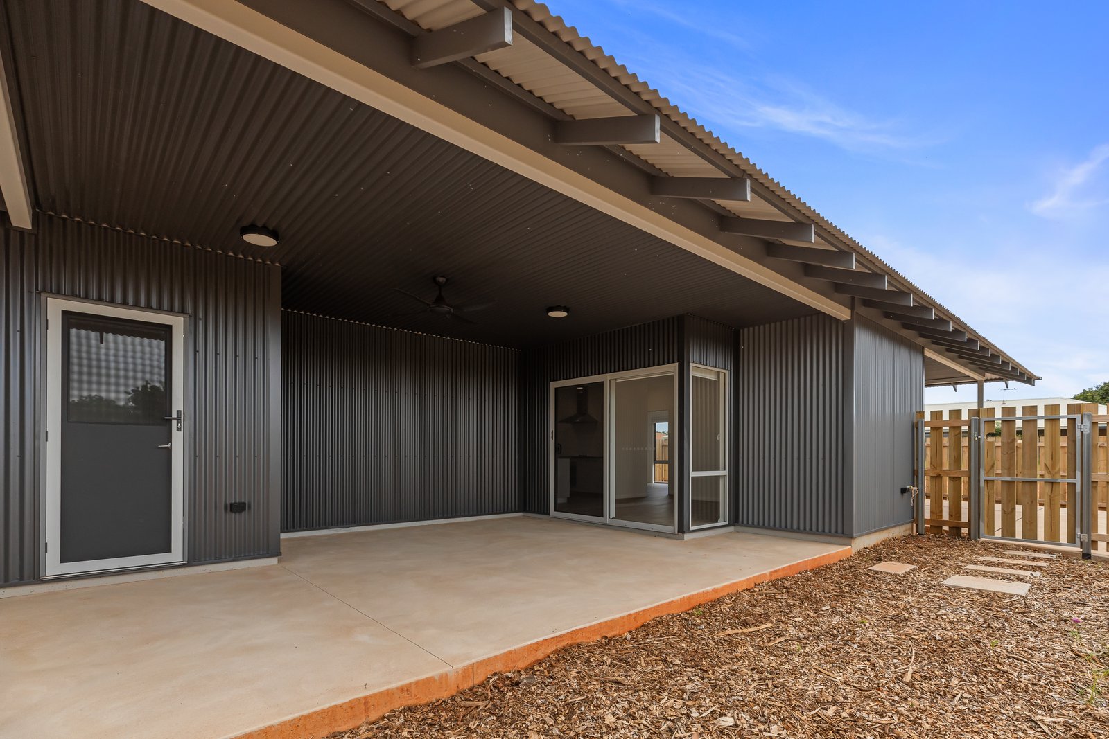 4/10 Nagula Court CABLE BEACH 21