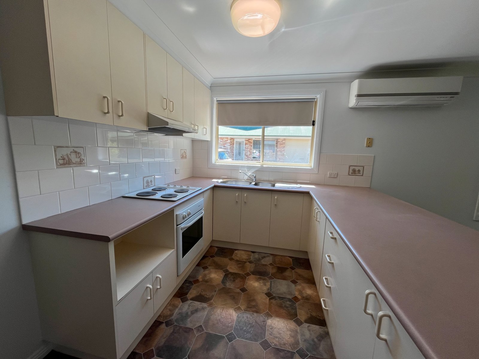 4/10 North Street TAMWORTH 3
