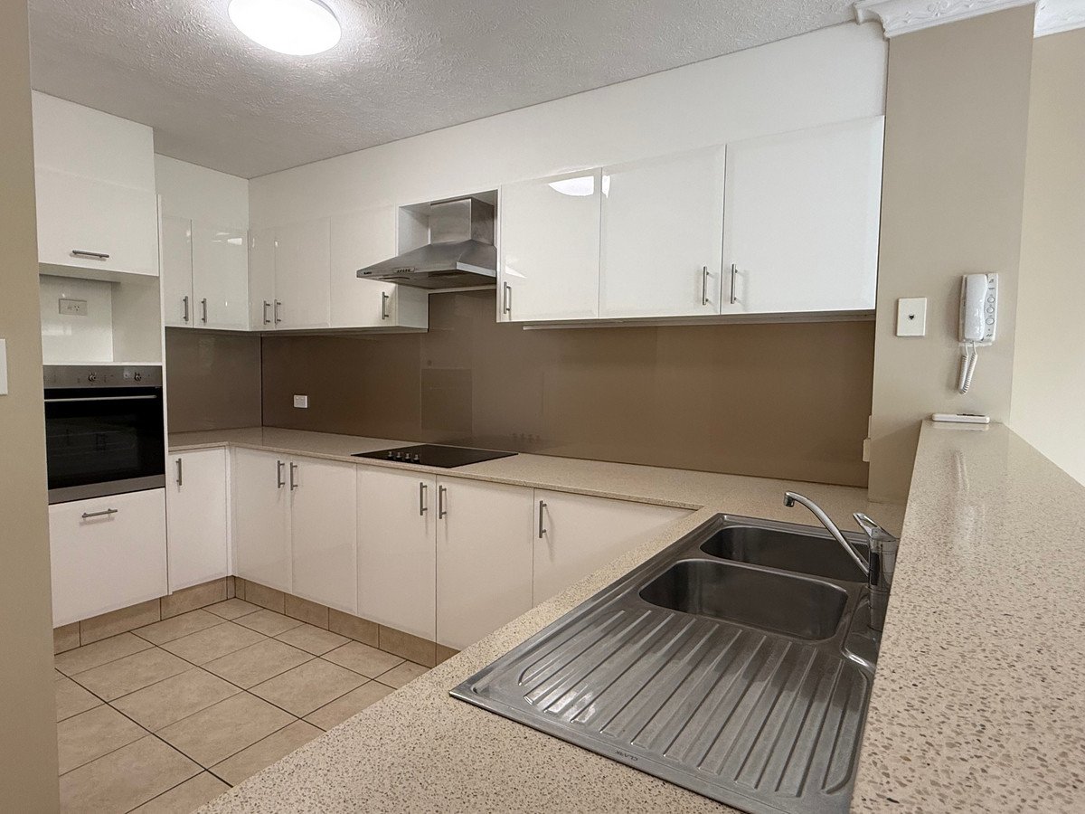 4/10 Stephens Street Burleigh Heads 2