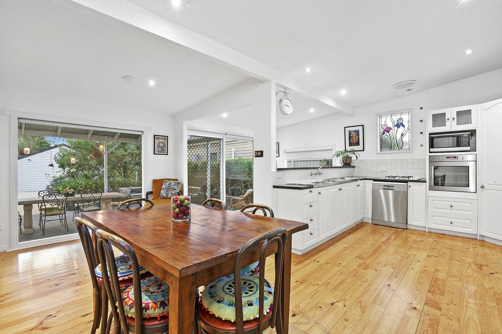 Gallery: 410 Talbot Street South