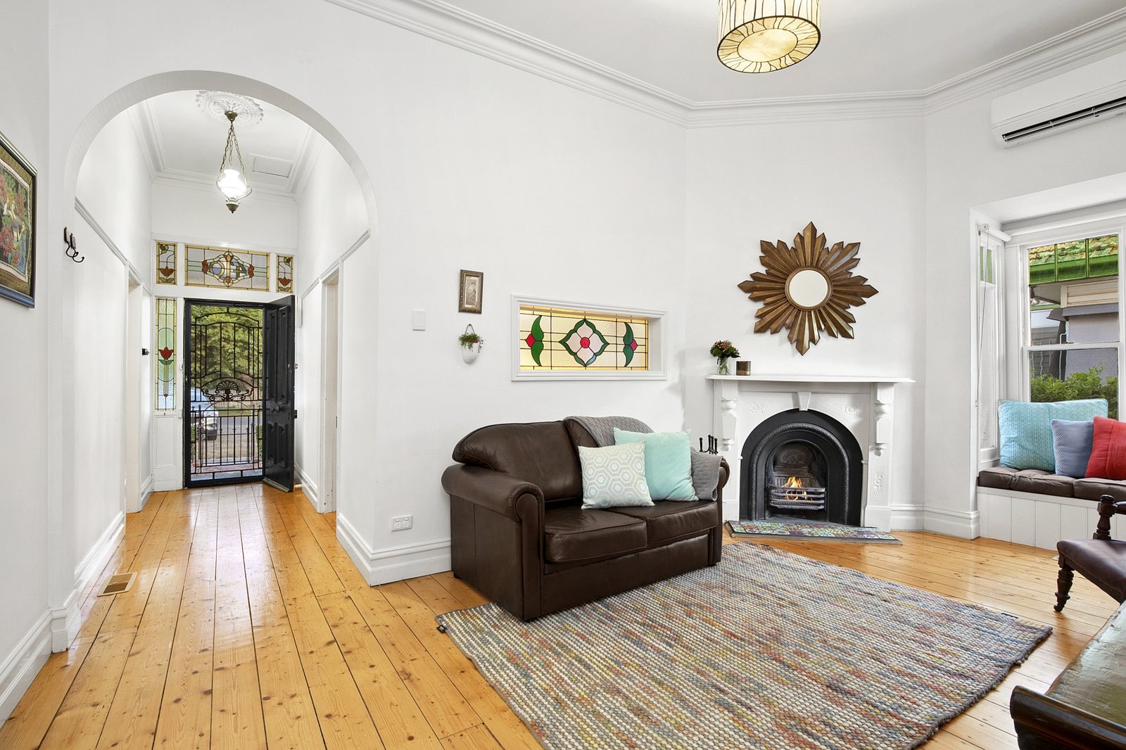 Gallery: 410 Talbot Street South