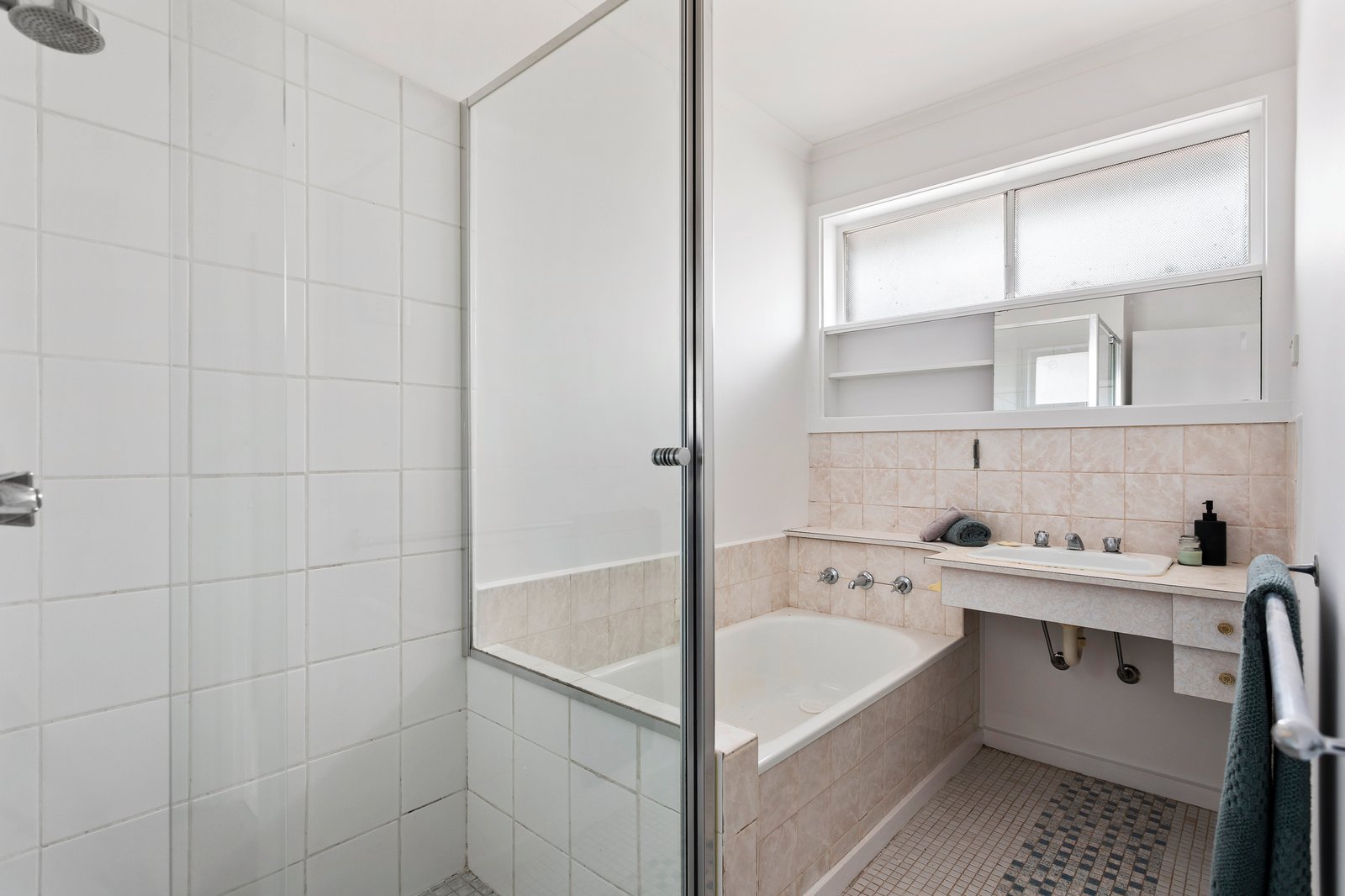 Real Estate and Property in 4/10 Wattle Grove, Mckinnon, VIC