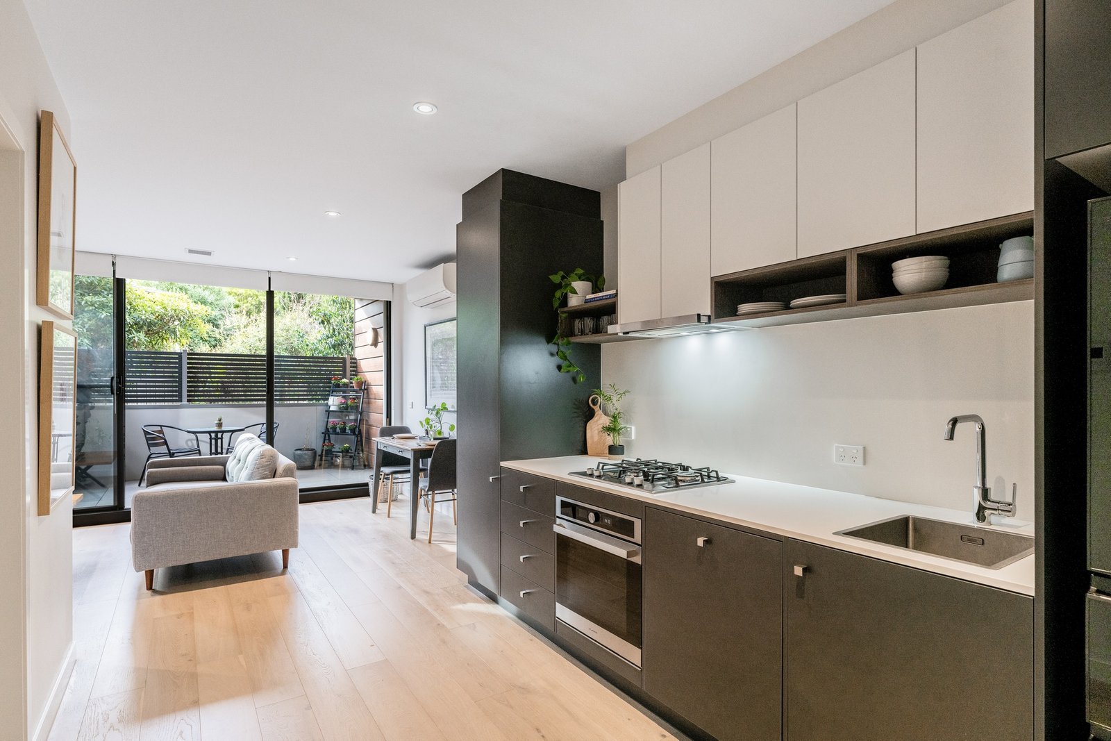 Gallery: 4/102 Colac Road