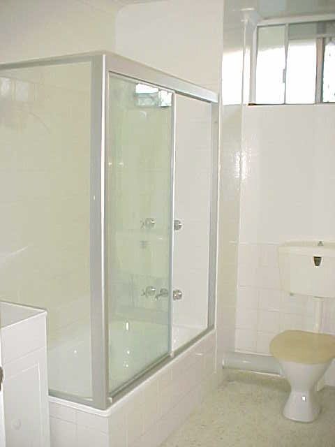 4/104 Stoneleigh Street LUTWYCHE 4