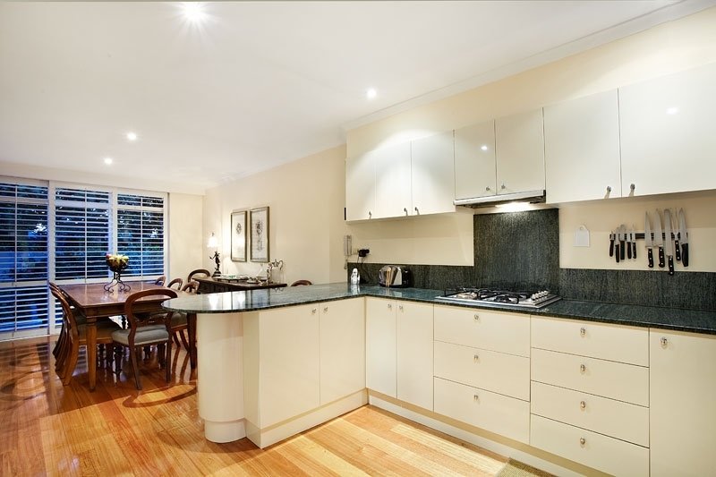 Gallery: 4/105 Beach Street