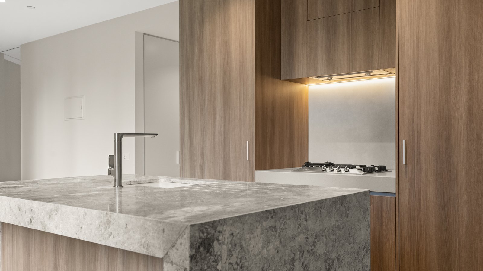 410/605 St Kilda Road MELBOURNE 6