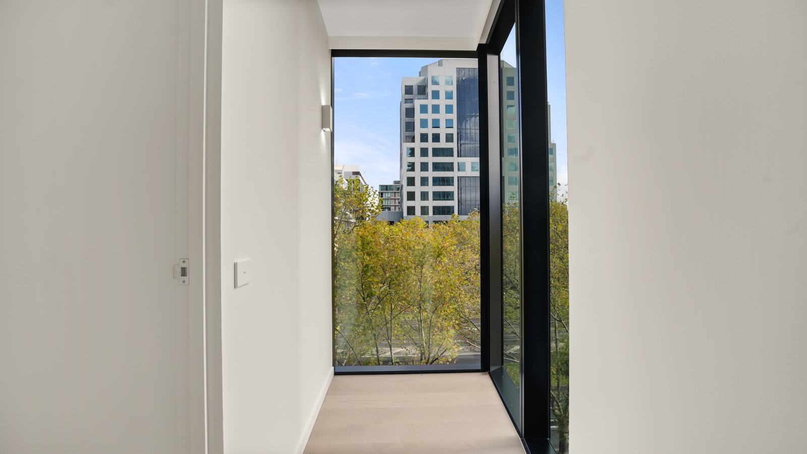 410/605 St Kilda Road MELBOURNE 9