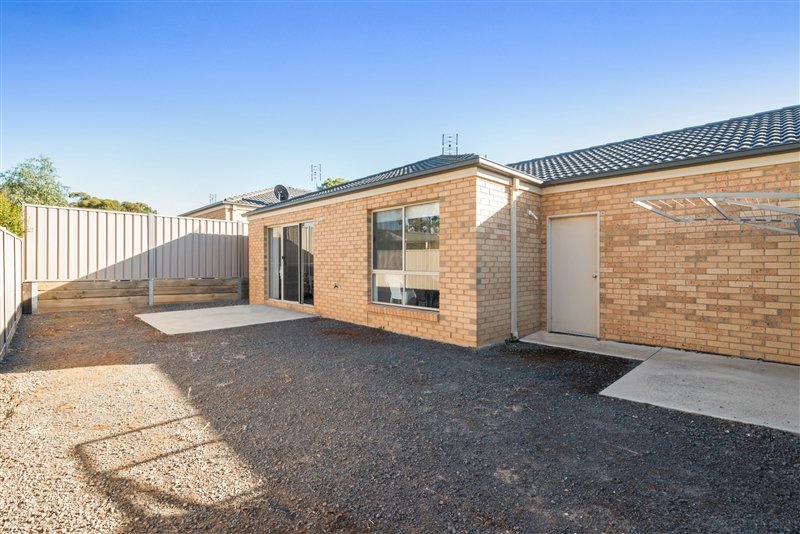 4/107 St Killian Street WHITE HILLS 8