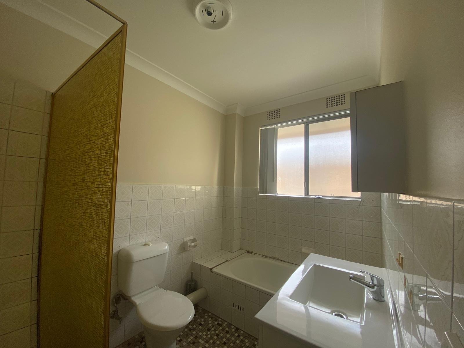 4/108 Bigge Street LIVERPOOL 4