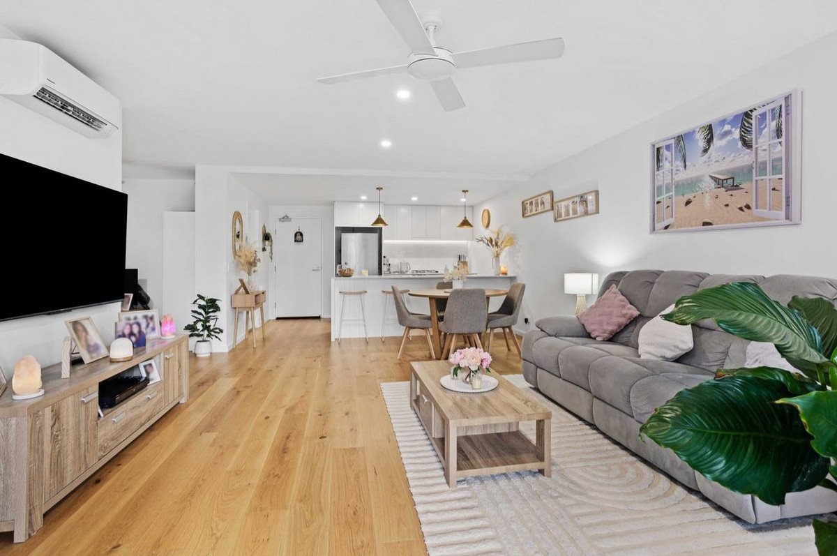 4108/61 Investigator Drive Robina 9