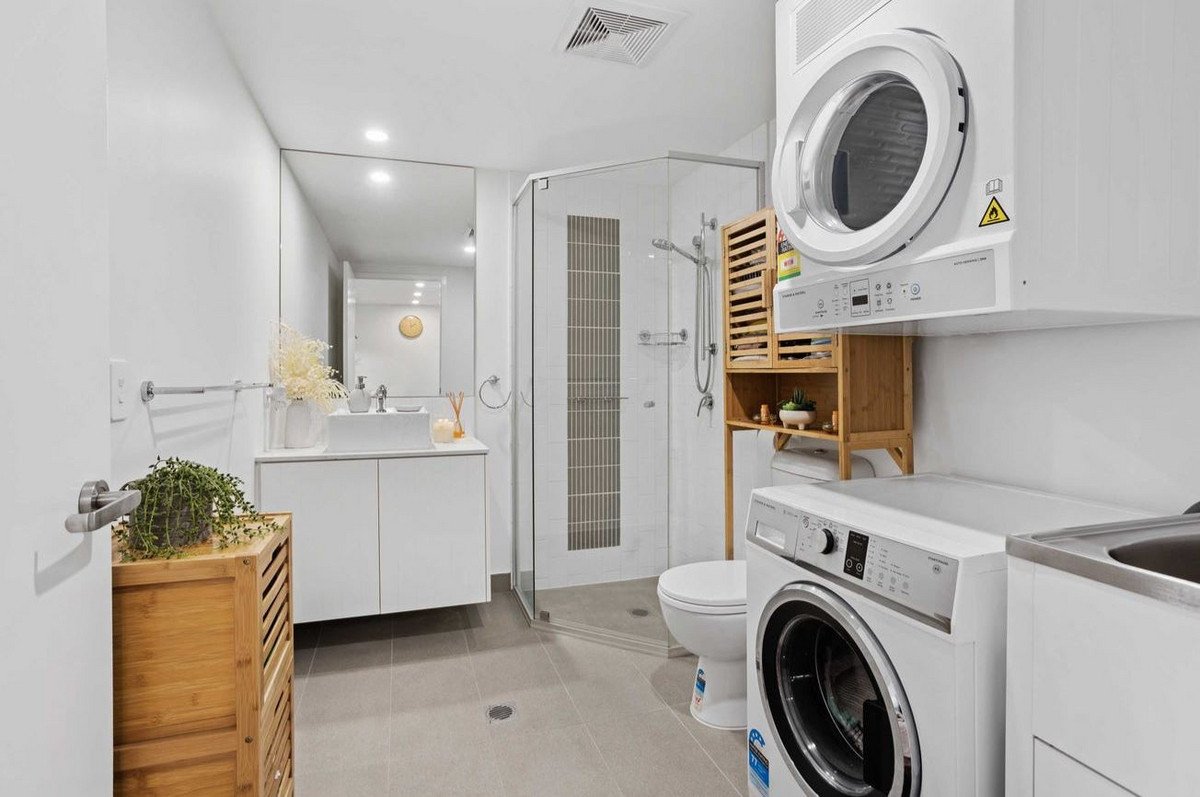 4108/61 Investigator Drive Robina 11