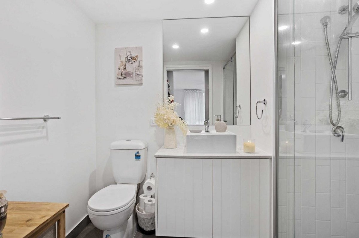 4108/61 Investigator Drive Robina 14