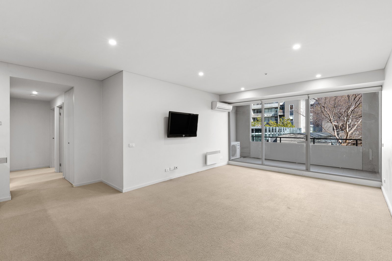 Gallery: 410G/93 Dow Street