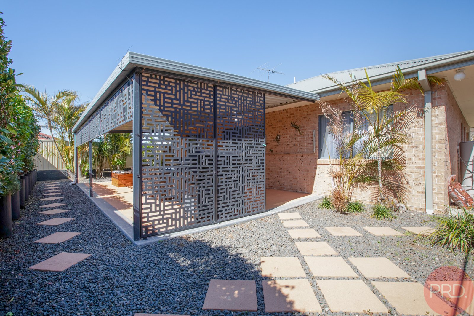 4/11-19 Stanton Drive RAWORTH 10