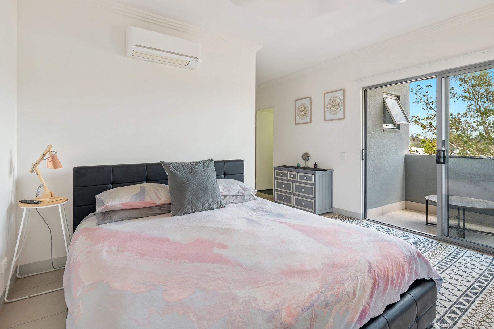 4/11 Eshelby Drive CANNONVALE 13