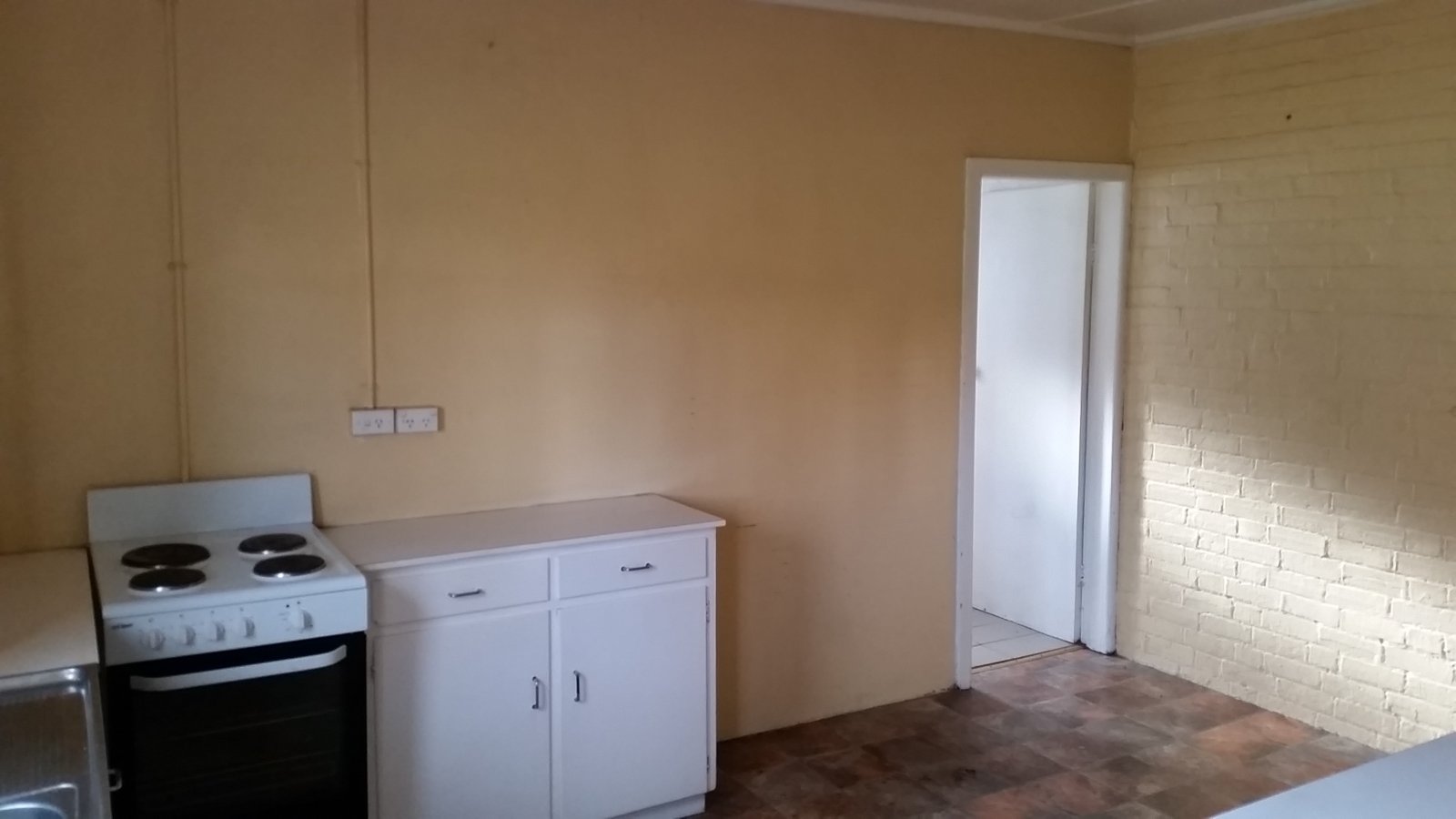 4/11 Howick Street TUMUT 3