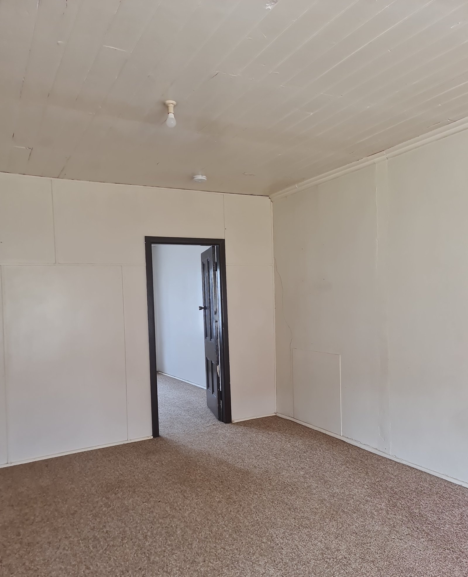 4/11 Howick Street TUMUT 8