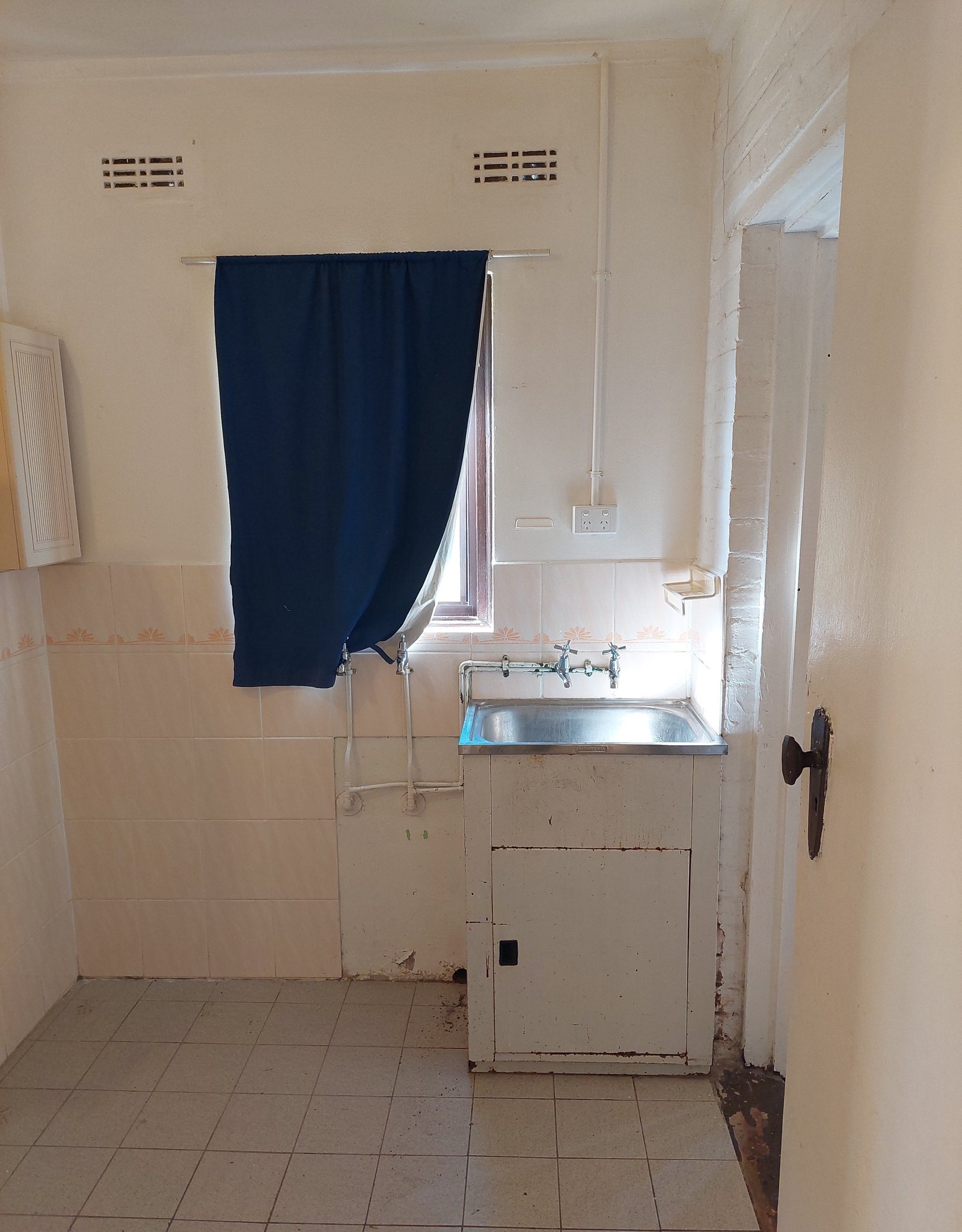 4/11 Howick Street TUMUT 10