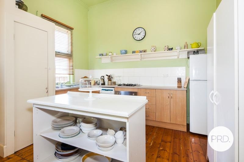 411 Humffray Street South GOLDEN POINT 5