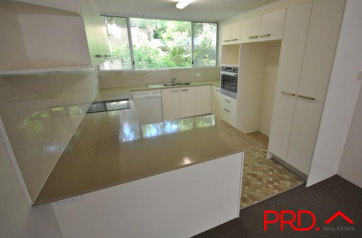 4/11 Lather Street SOUTHPORT 1