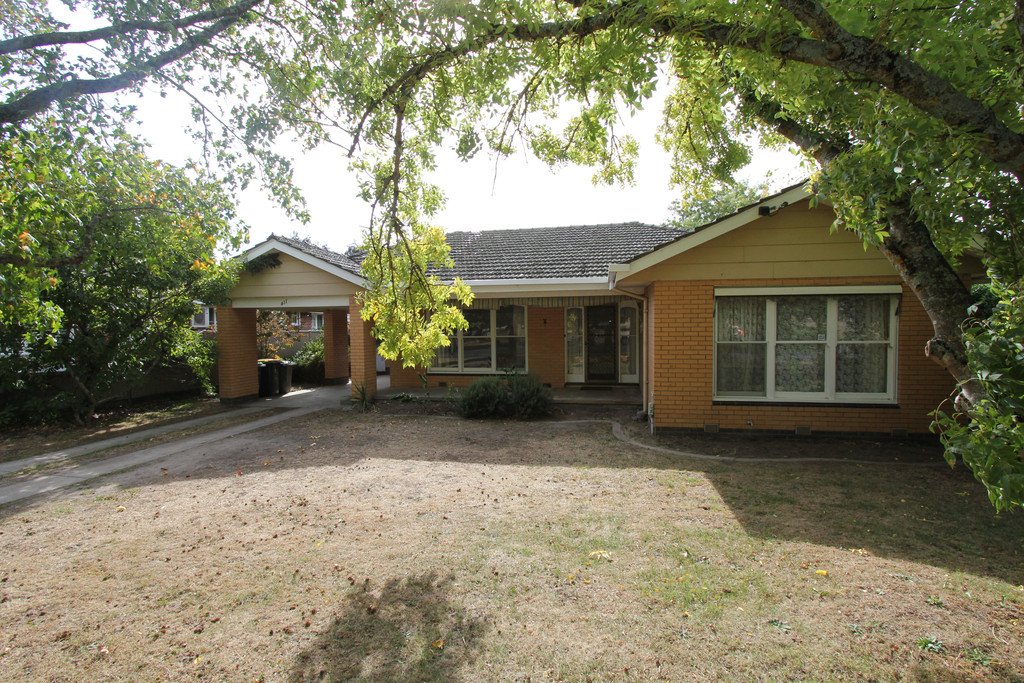 411 Russell Street NEWINGTON 17