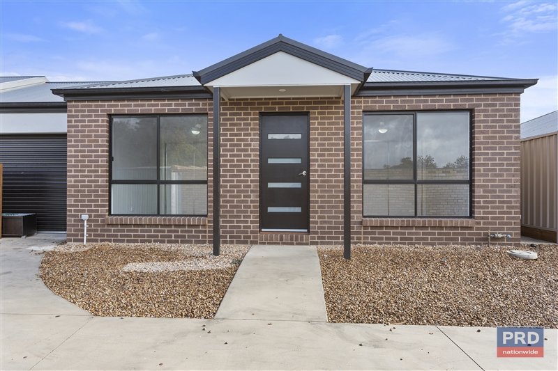 4/11 Semmens Street LONG GULLY 1