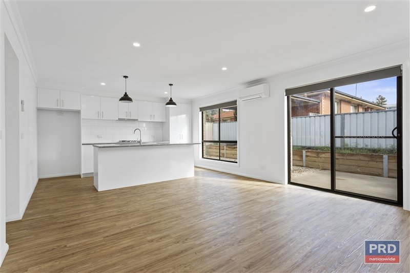 4/11 Semmens Street LONG GULLY 4