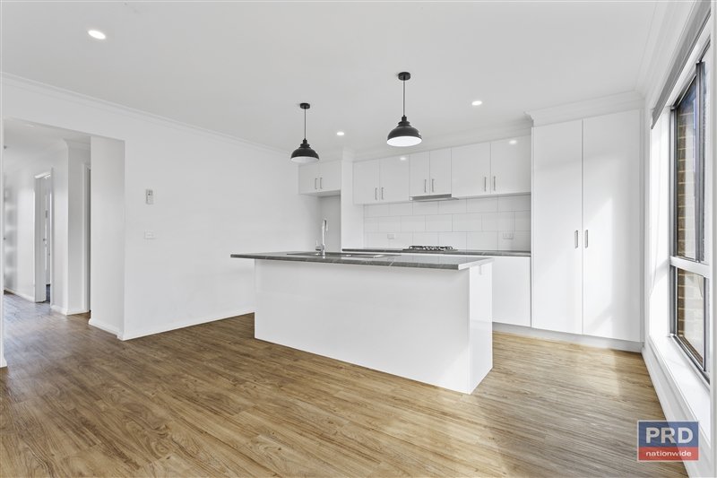 4/11 Semmens Street LONG GULLY 7