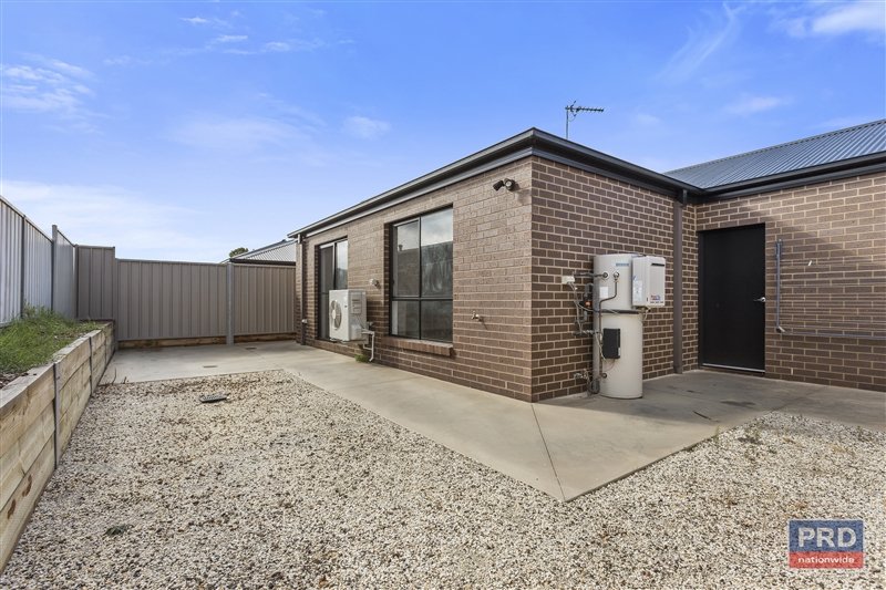 4/11 Semmens Street LONG GULLY 10