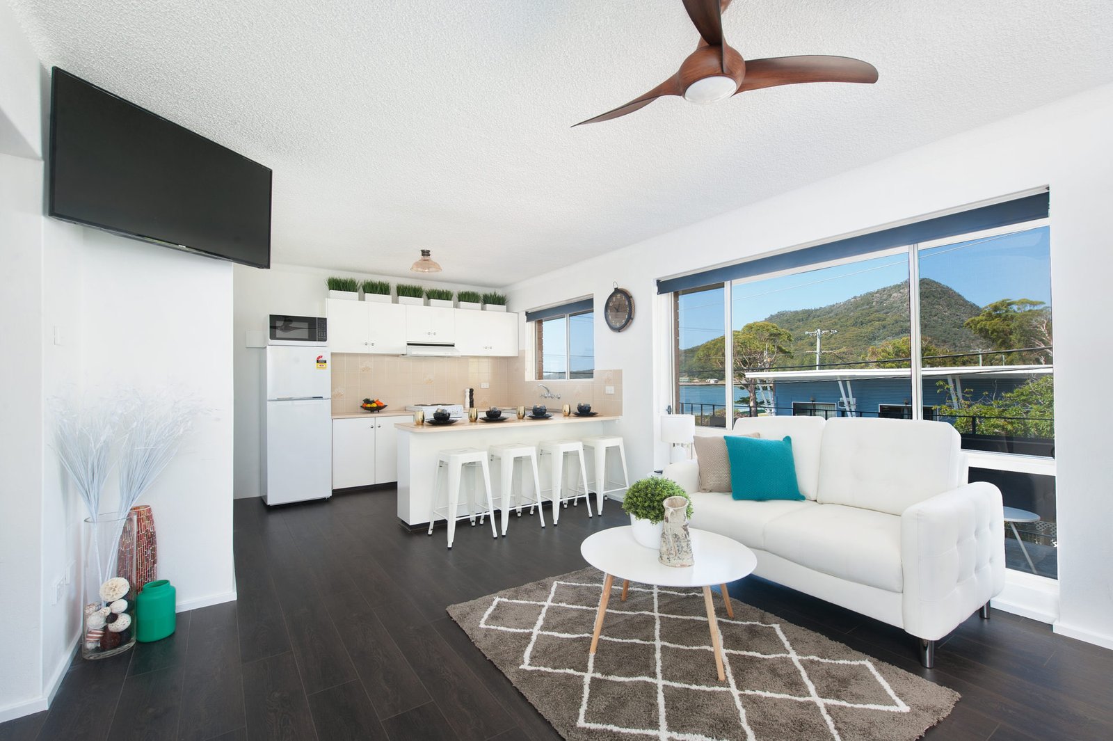 4/11 Shoal Bay Road SHOAL BAY 1