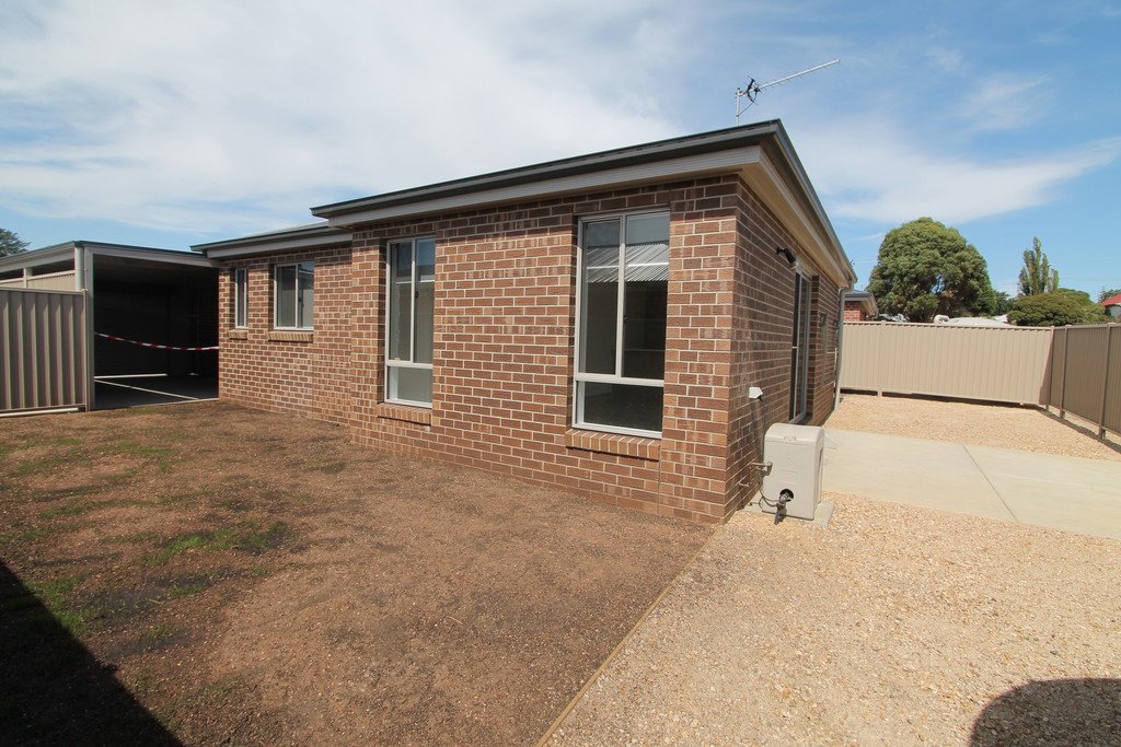 4/11 Spencer Street CANADIAN 12