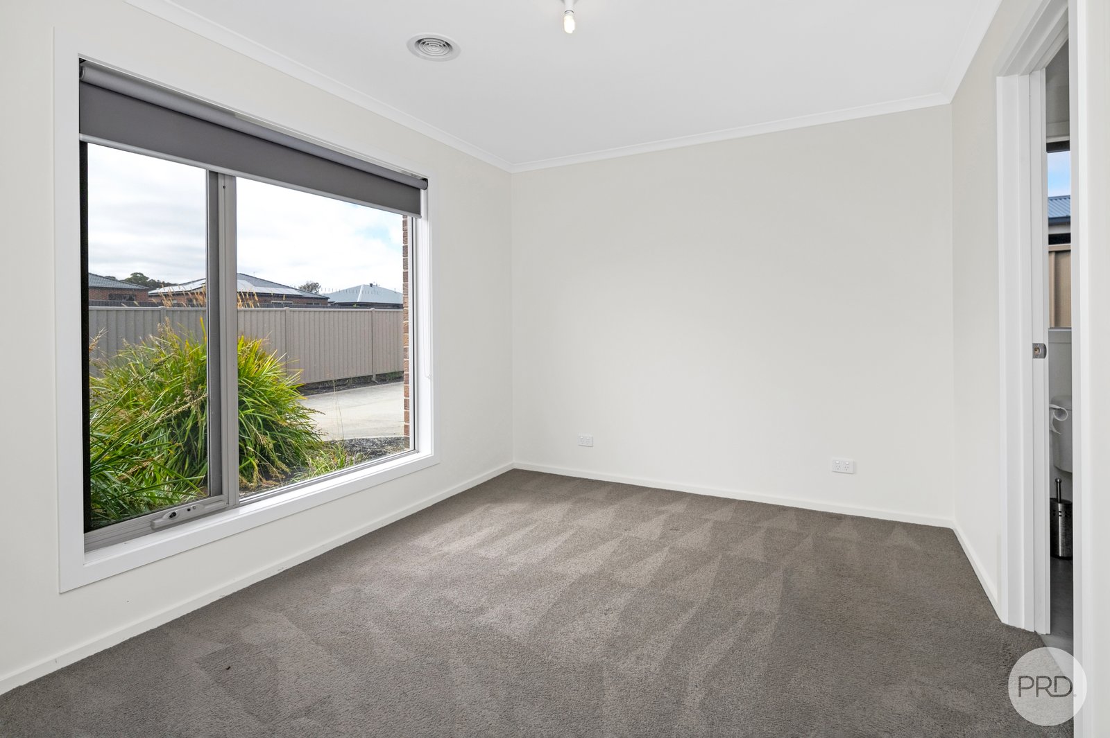 4/11 Spencer Street CANADIAN 2