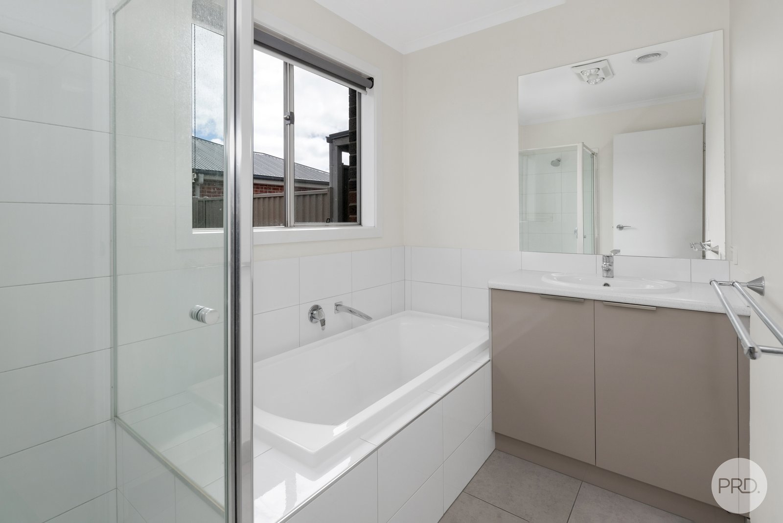 4/11 Spencer Street CANADIAN 7