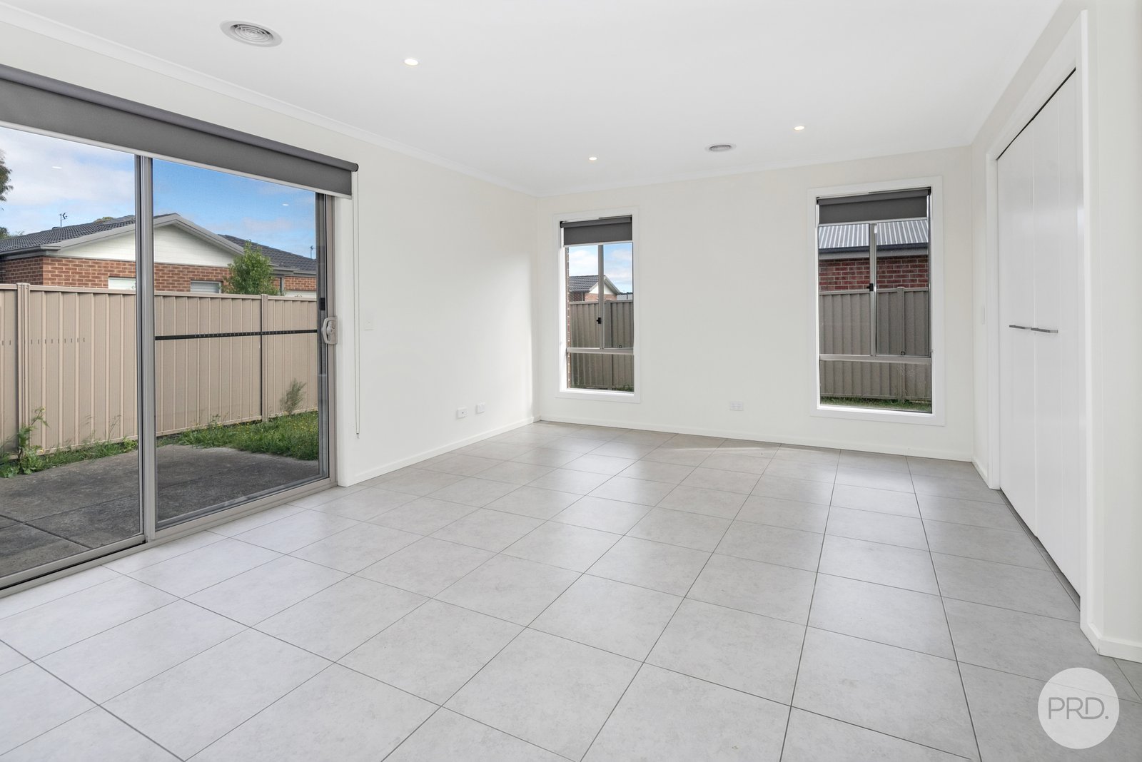 4/11 Spencer Street CANADIAN 8