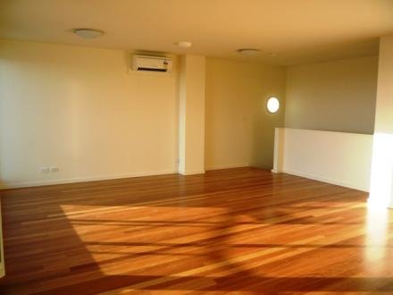 Gallery: 4/11 Waltham Street