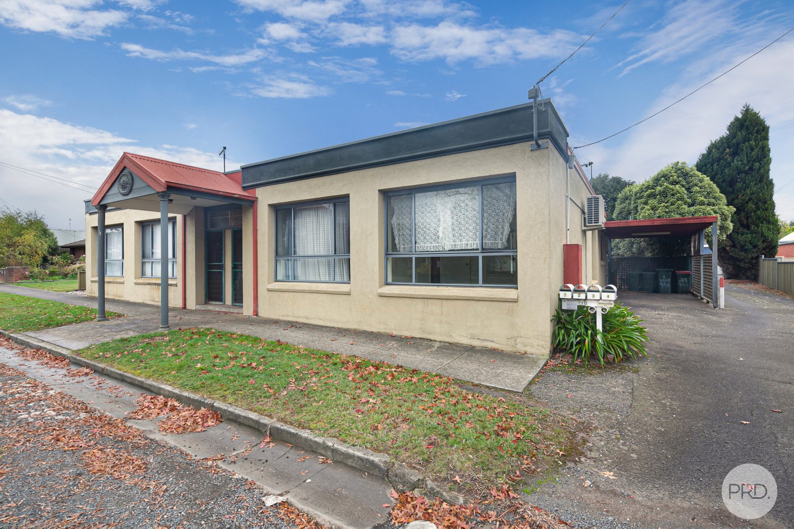 4/110 Park Street East  REDAN 1