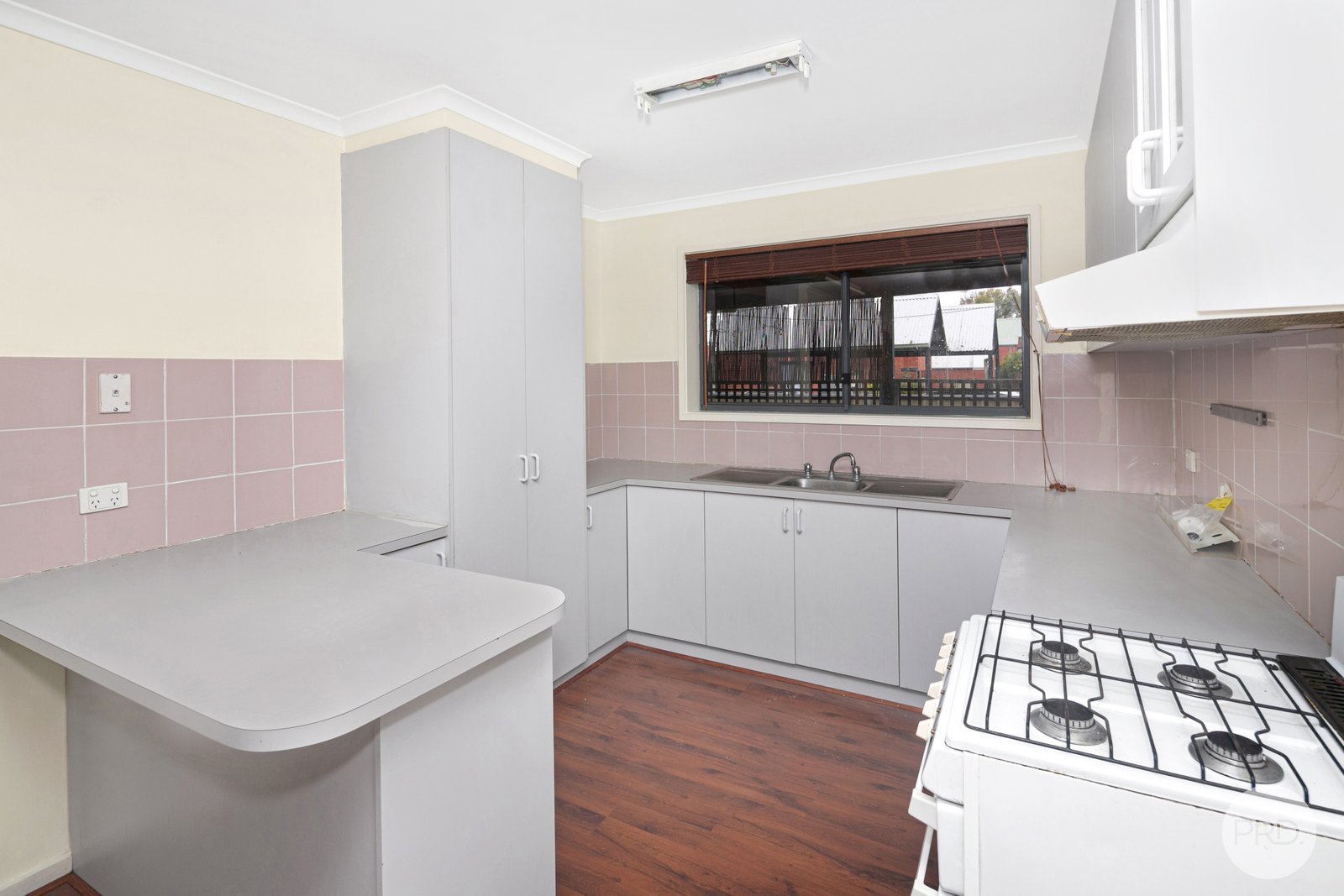 4/110 Park Street East  REDAN 6