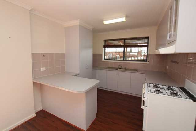 4/110 Park Street East  REDAN 2
