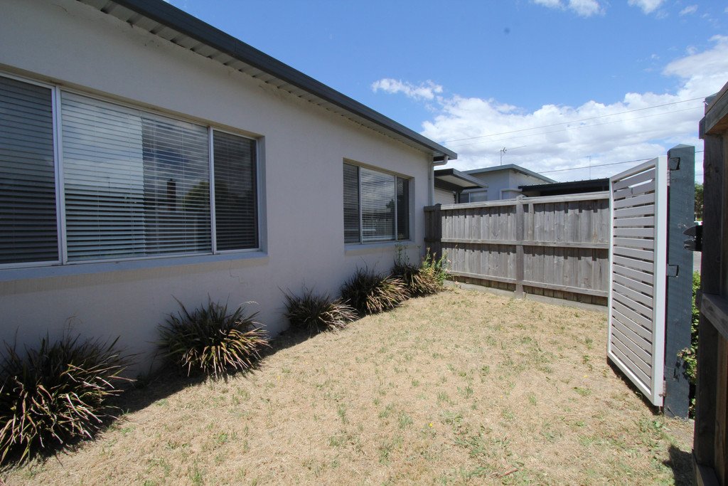 4/1110 Gregory Street LAKE WENDOUREE 9