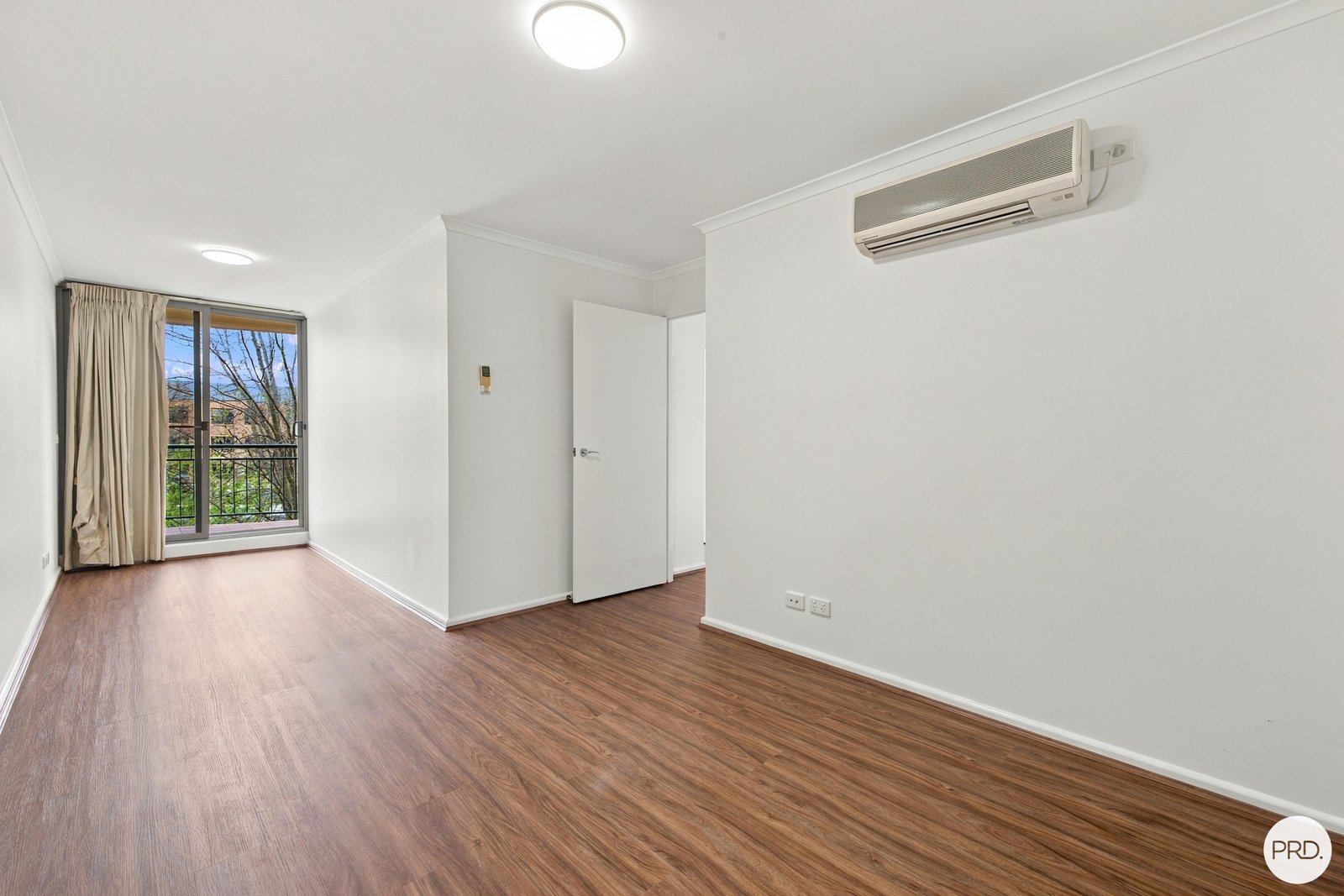 411/107 Canberra Avenue GRIFFITH 9