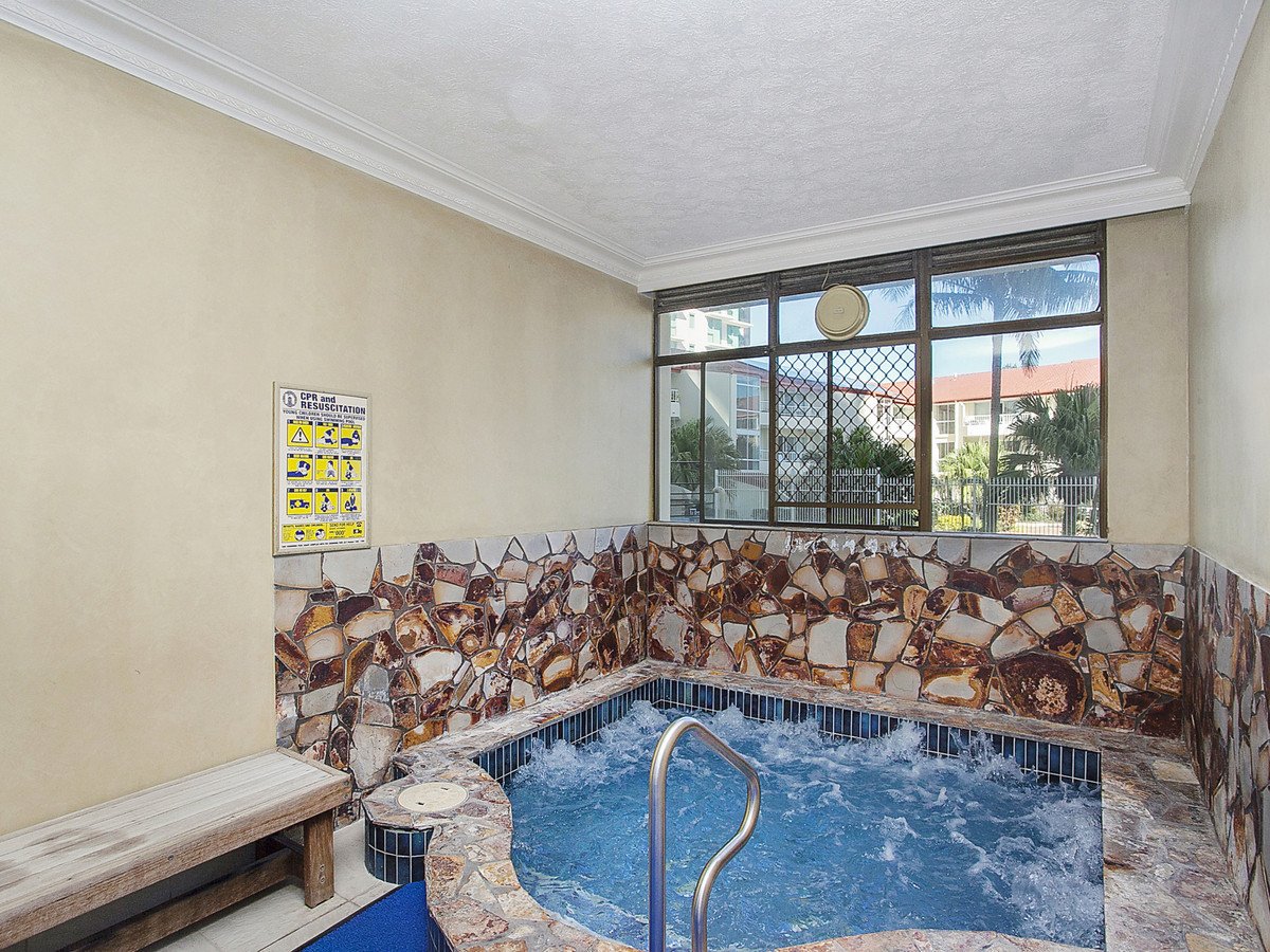 41/114 The Esplanade Burleigh Heads 17