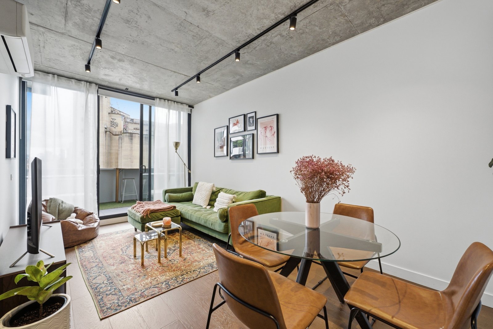 Gallery: 411/154 Cremorne Street