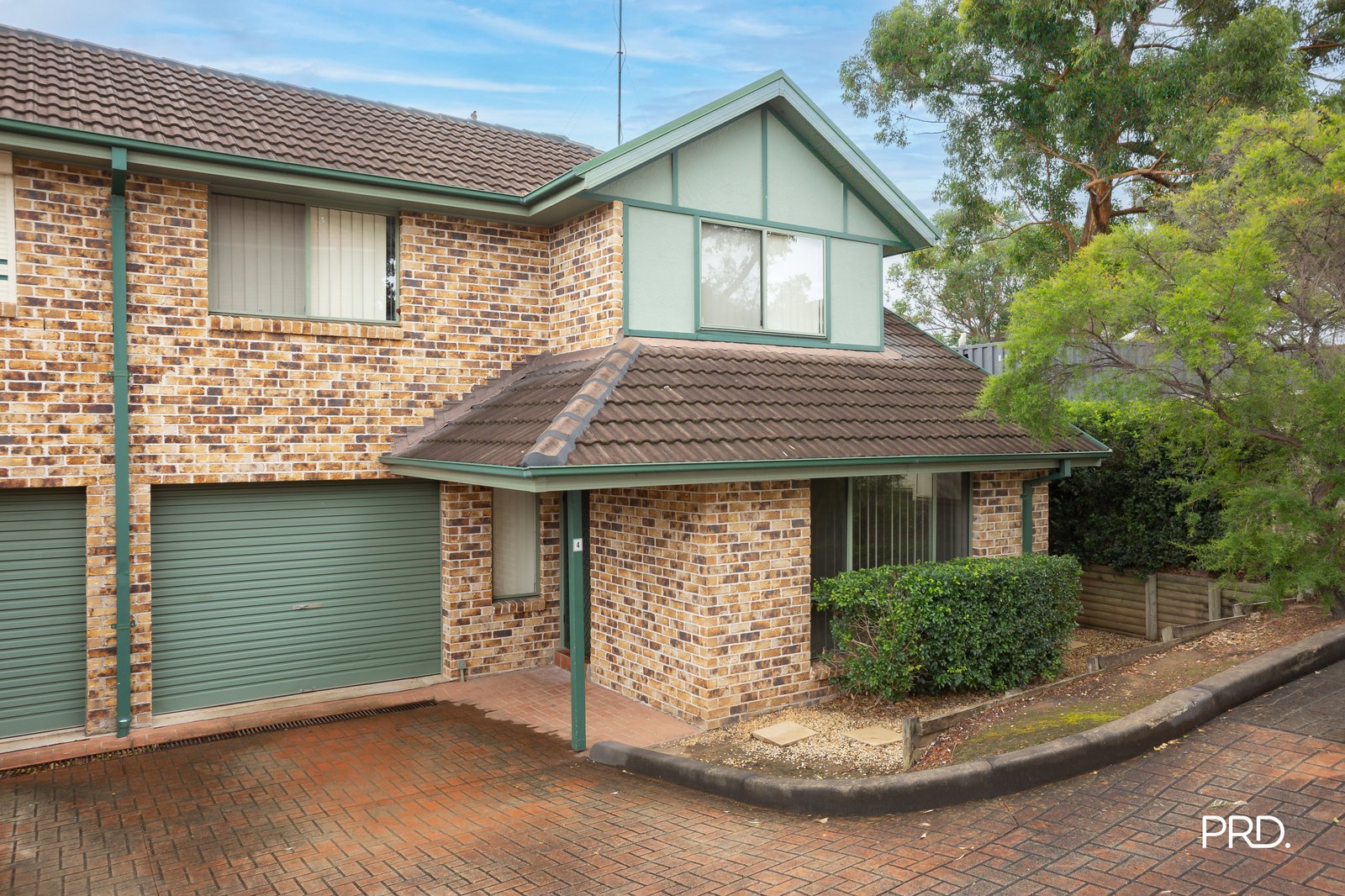 4/113 The Lakes Dr  Glenmore Park 1