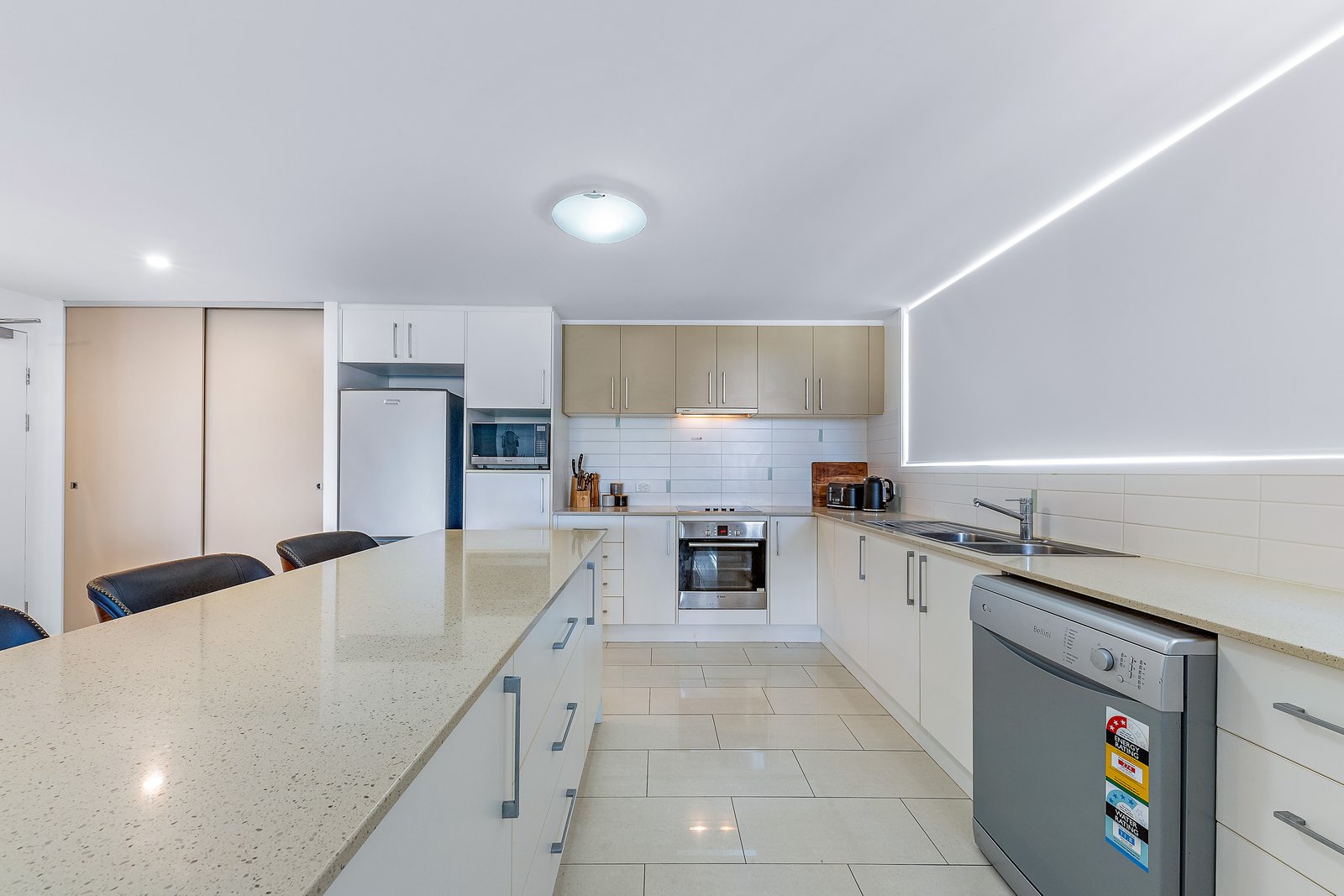 41/15 Flame Tree Court AIRLIE BEACH 7