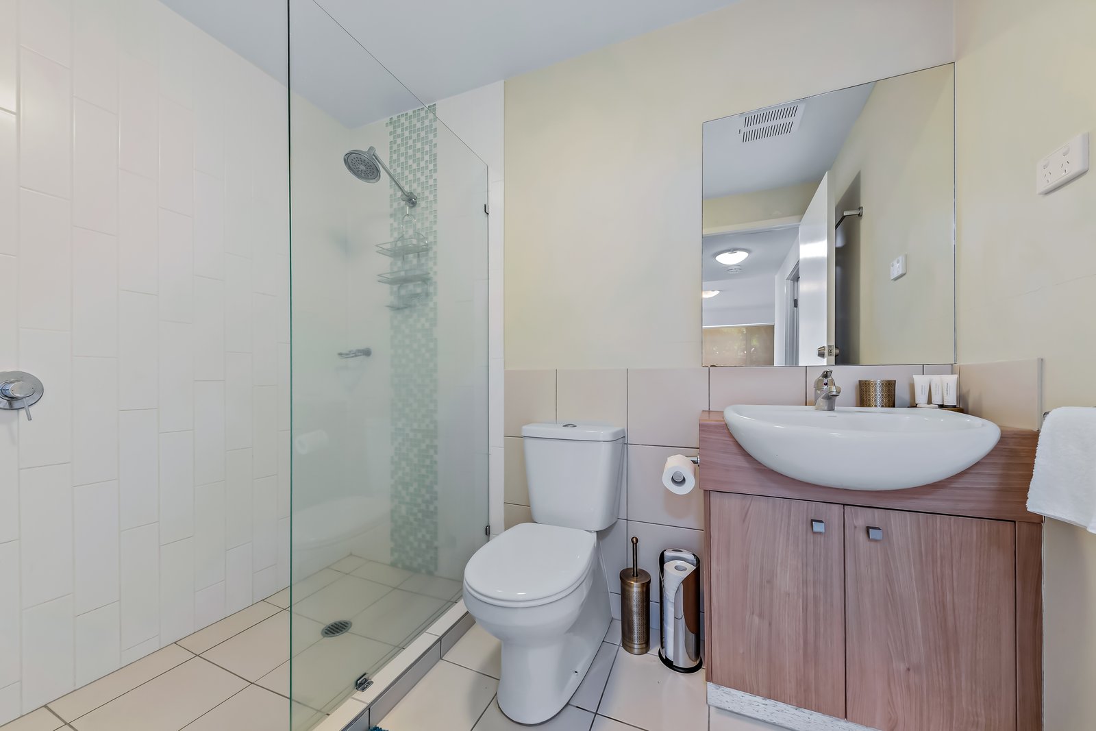 41/15 Flame Tree Court AIRLIE BEACH 12